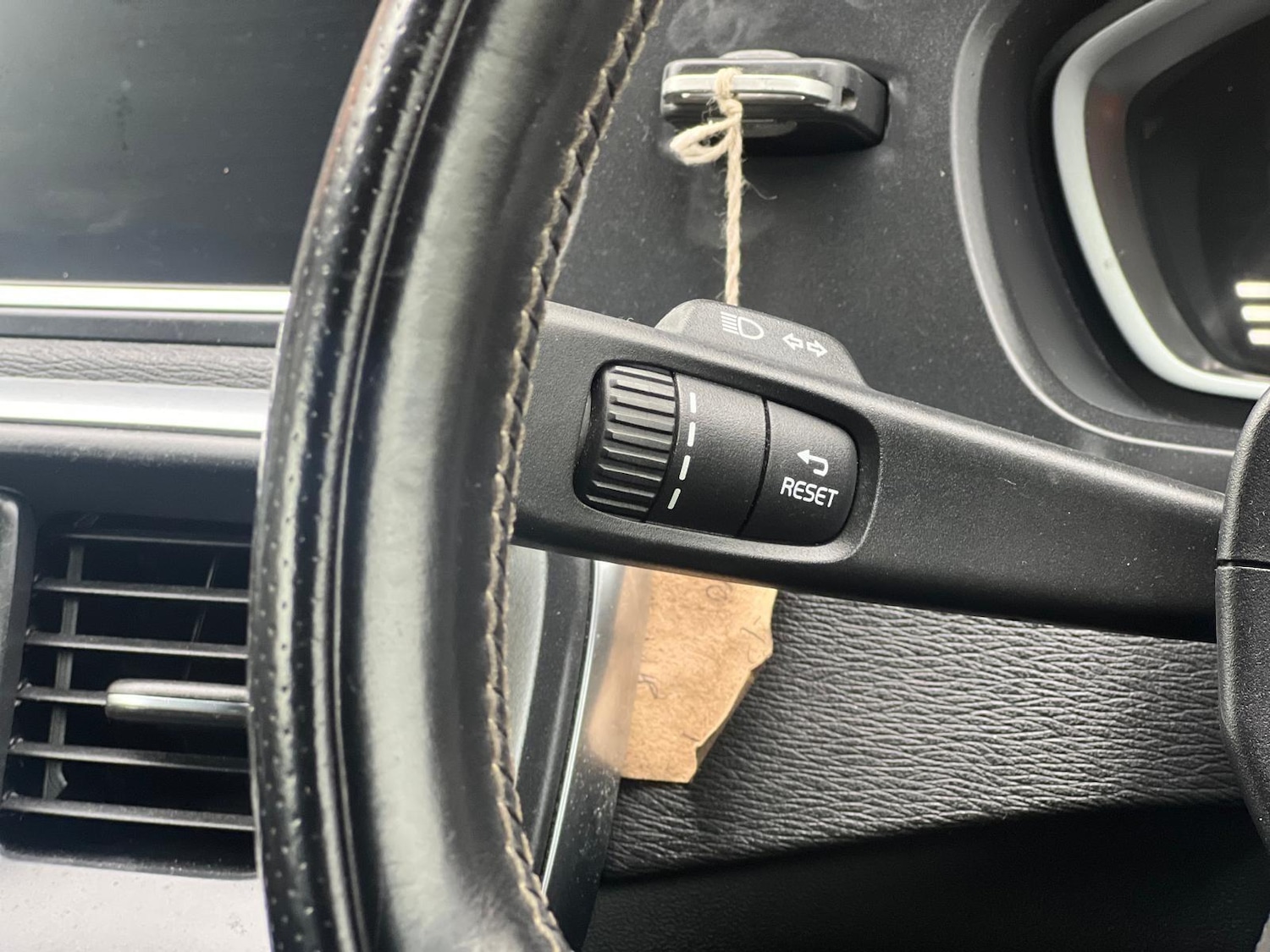 Used Volvo V40 for sale - 78007447: Photo 39