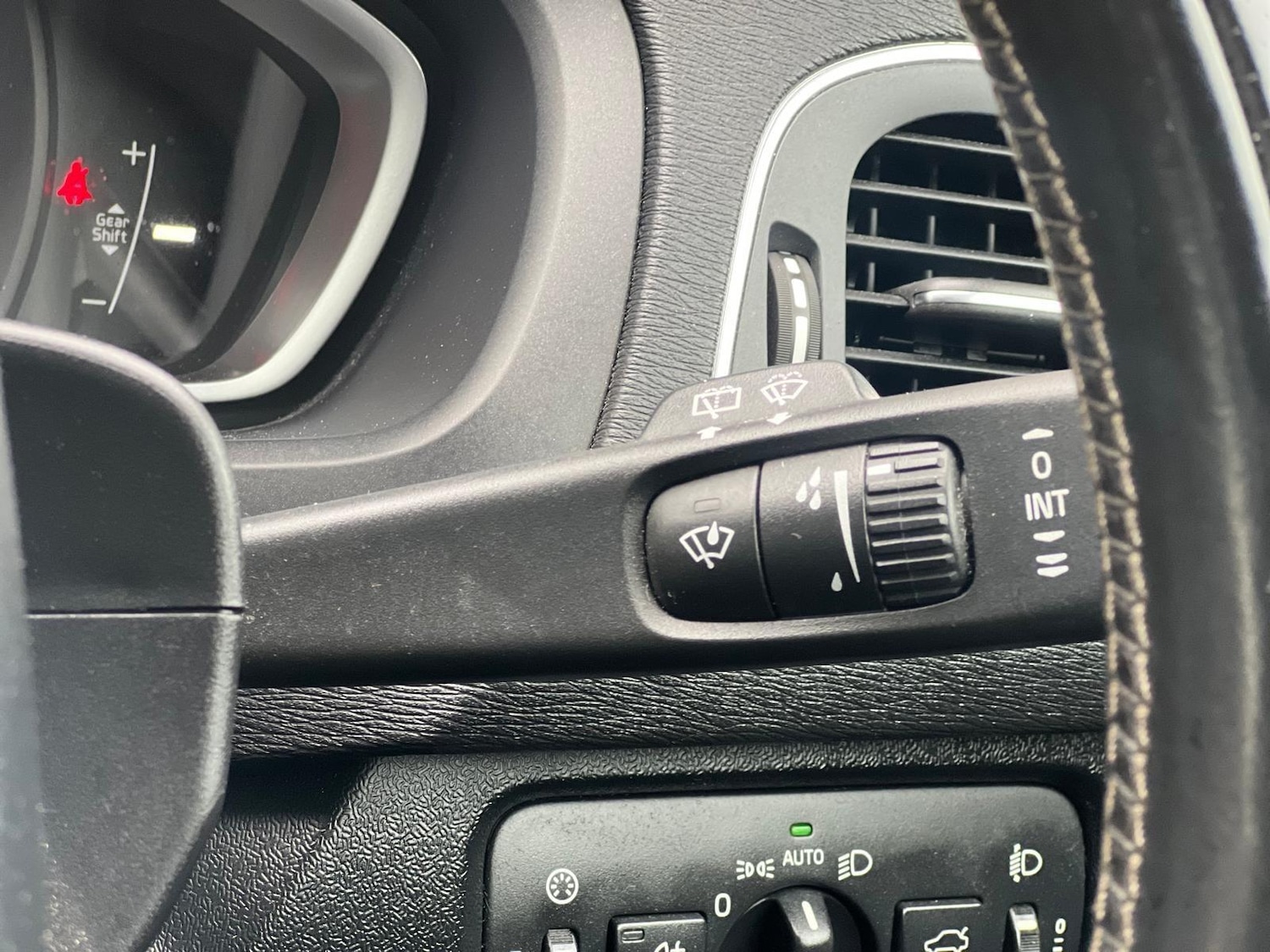 Used Volvo V40 for sale - 78007447: Photo 40