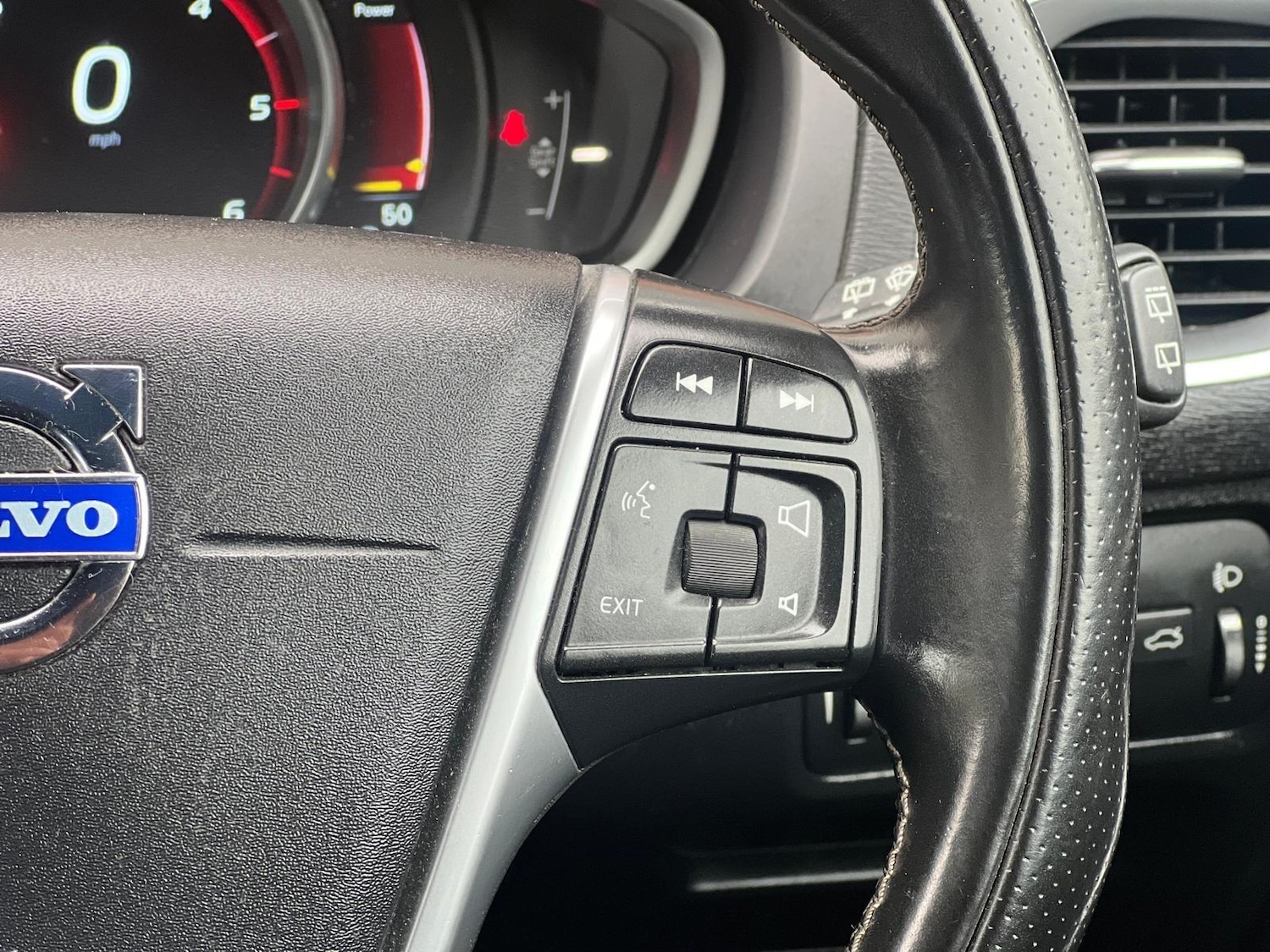 Used Volvo V40 for sale - 78007447: Photo 42