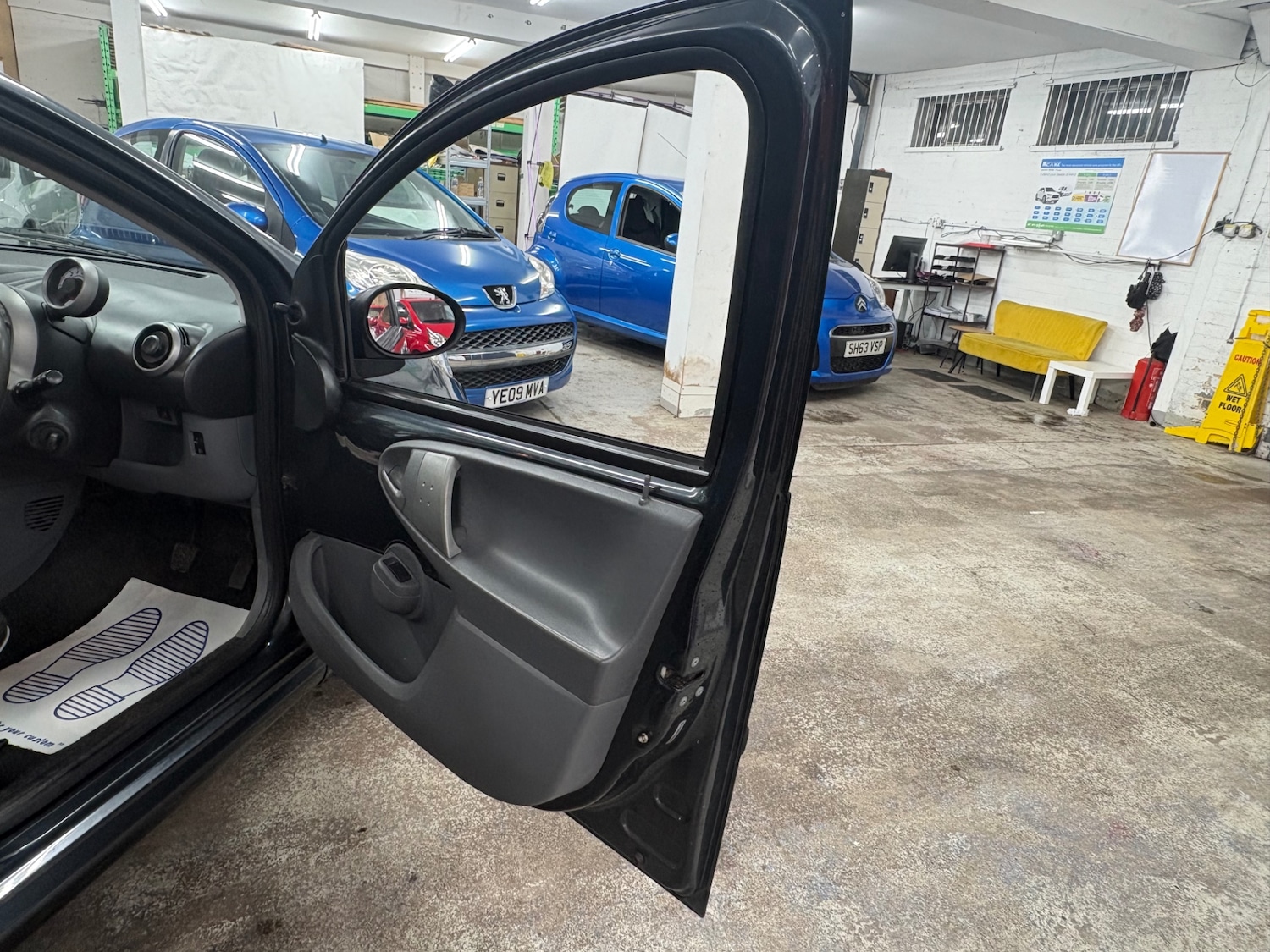 Used Peugeot 107 2009 for sale - 77622951: Photo 15