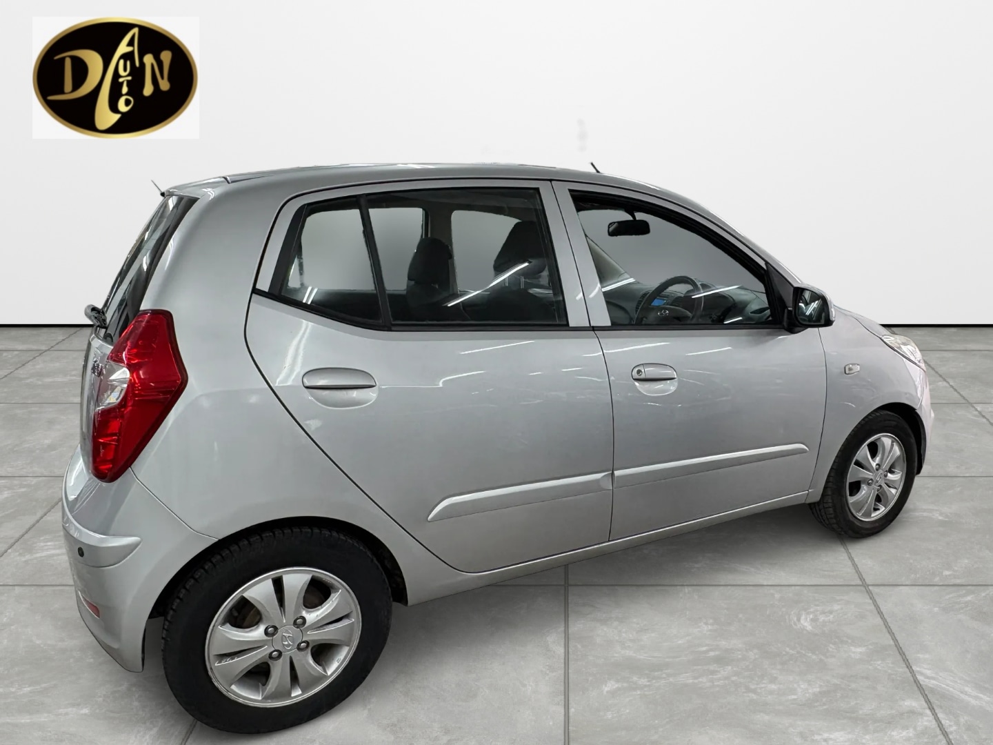 Used Hyundai i10 2013 for sale - 77988553: Photo 2