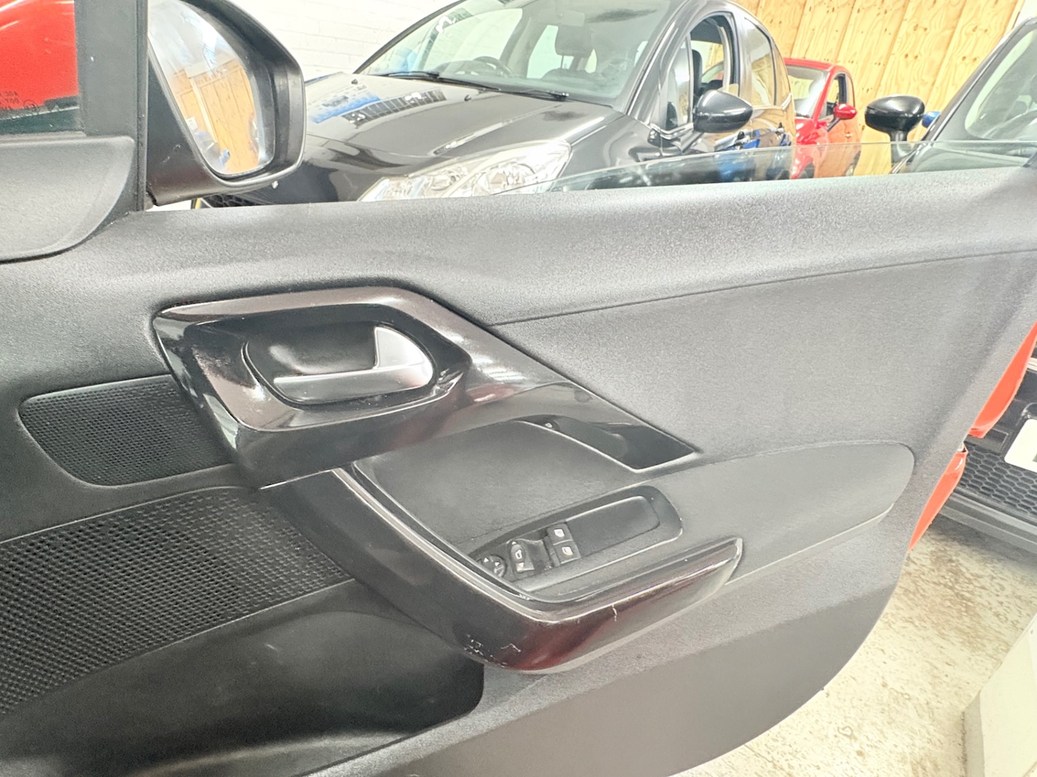 Used Peugeot 208 2016 for sale - 76670899: Photo 14