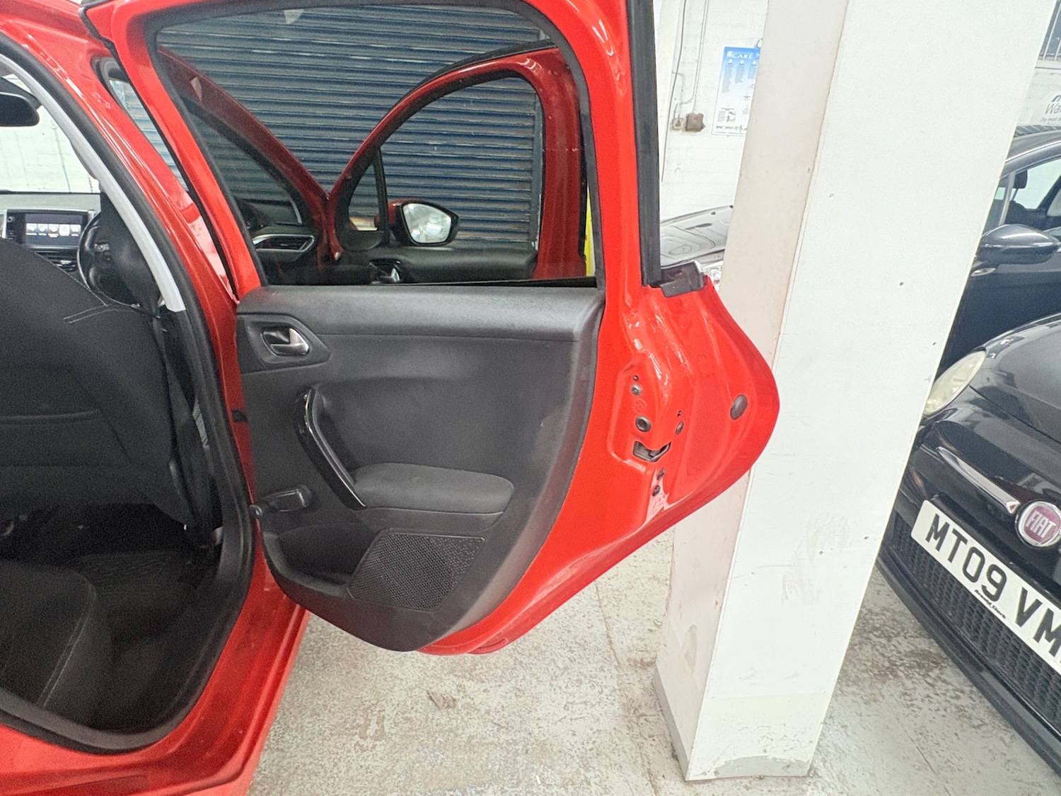 Used Peugeot 208 2016 for sale - 76670899: Photo 16