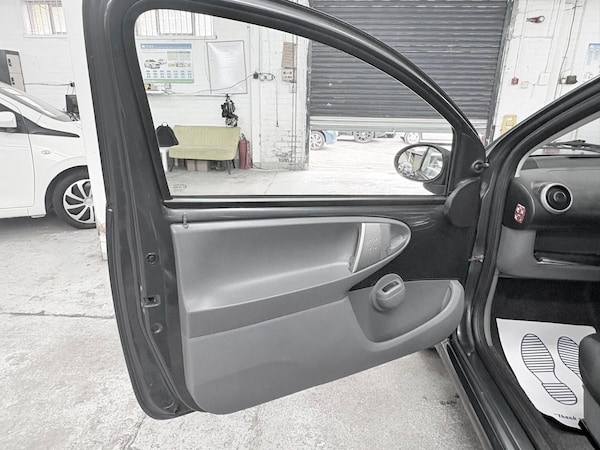 Used Toyota AYGO 2006 for sale - 76149392: Photo 23