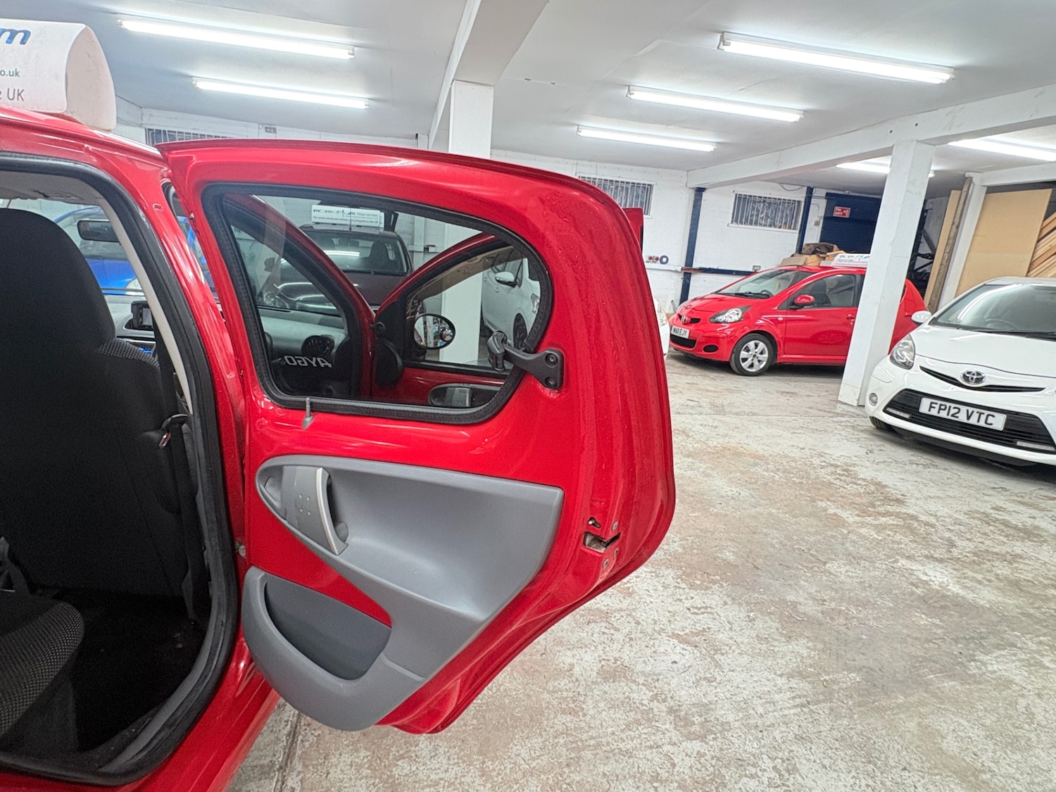 Used Toyota AYGO 2011 for sale - 77303983: Photo 17