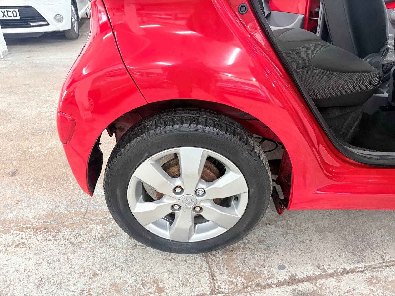 Used Toyota AYGO 2011 for sale - 77303983: Photo 21