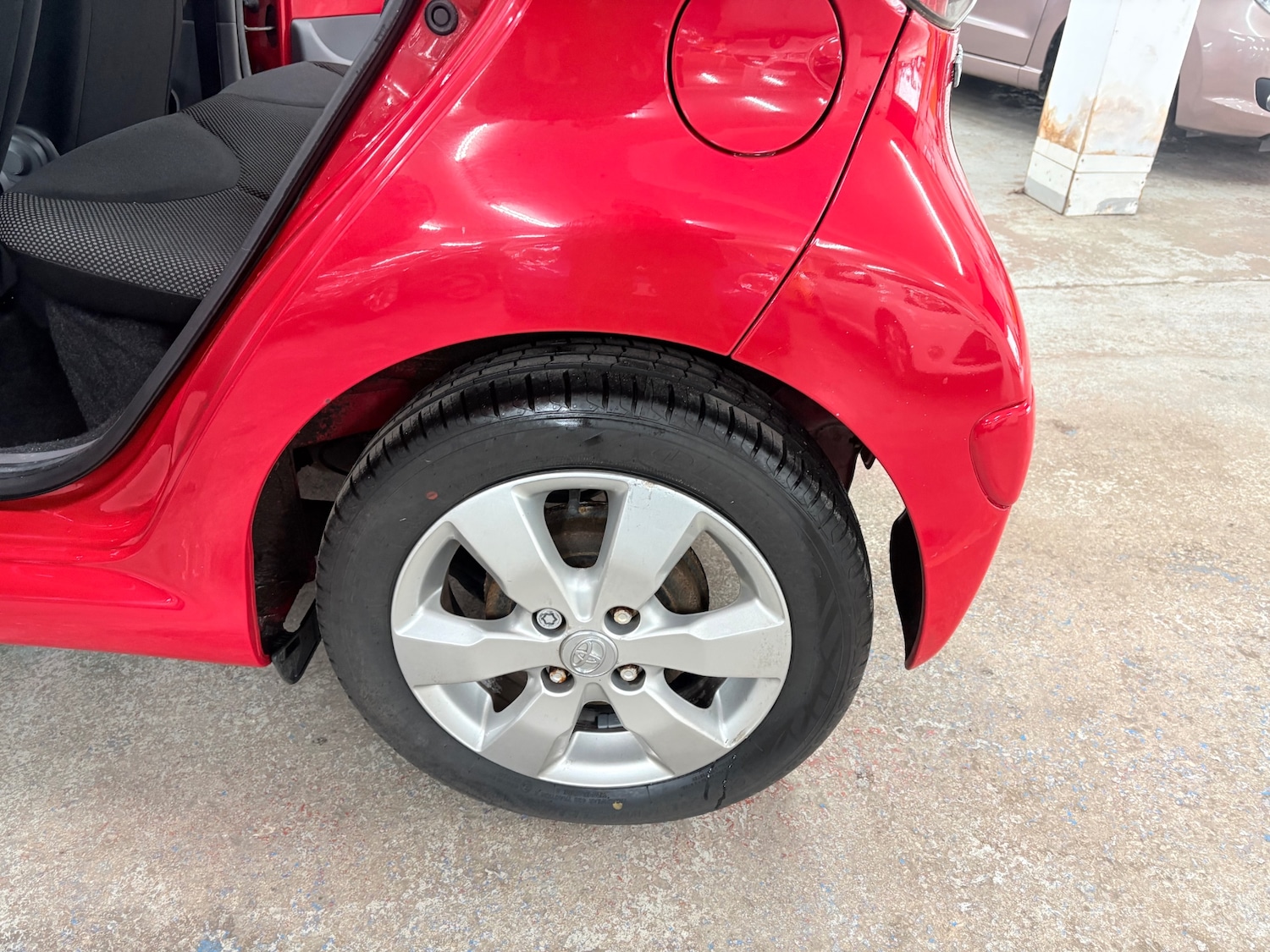 Used Toyota AYGO 2011 for sale - 77303983: Photo 23