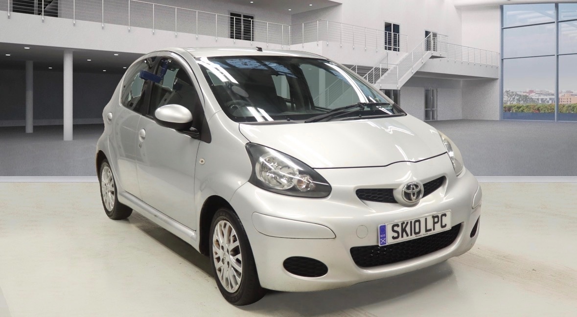 Used Toyota AYGO 2010 for sale - 76376854: Photo 1
