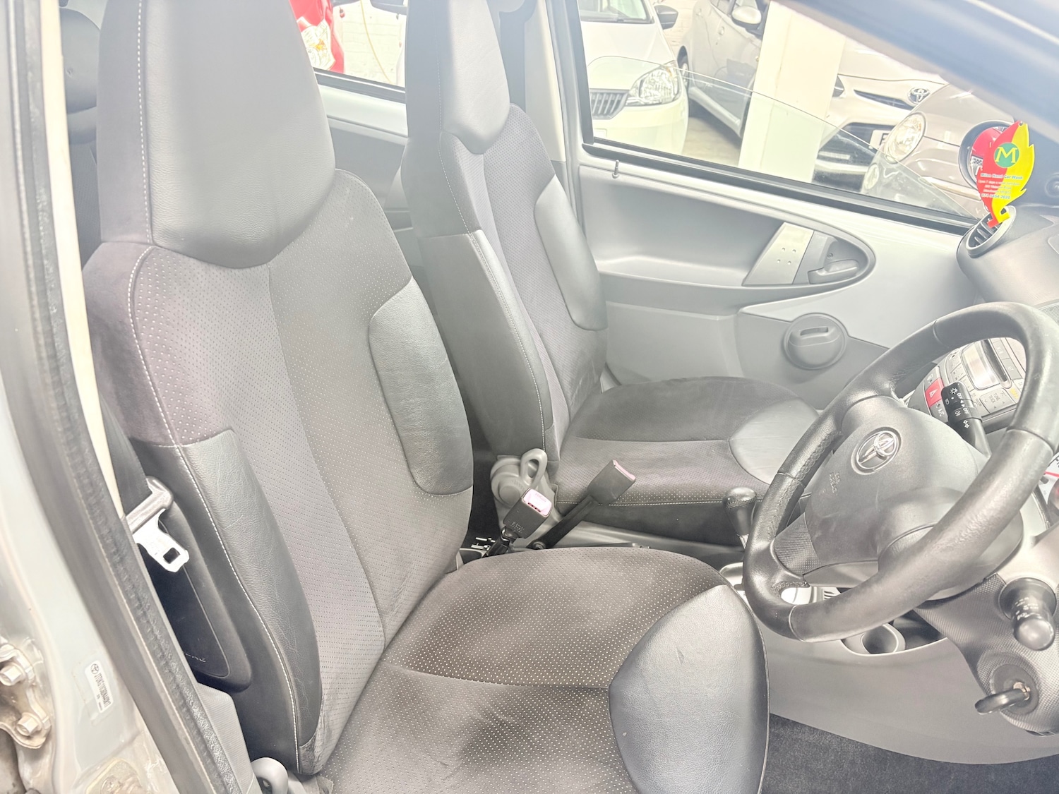 Used Toyota AYGO 2010 for sale - 76376854: Photo 10