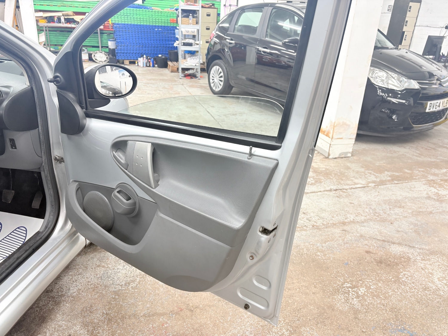 Used Toyota AYGO 2010 for sale - 76376854: Photo 13