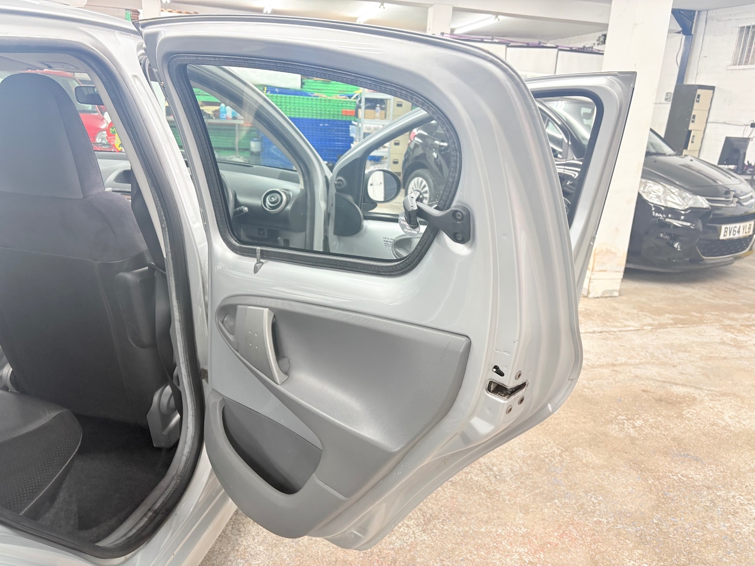 Used Toyota AYGO 2010 for sale - 76376854: Photo 14