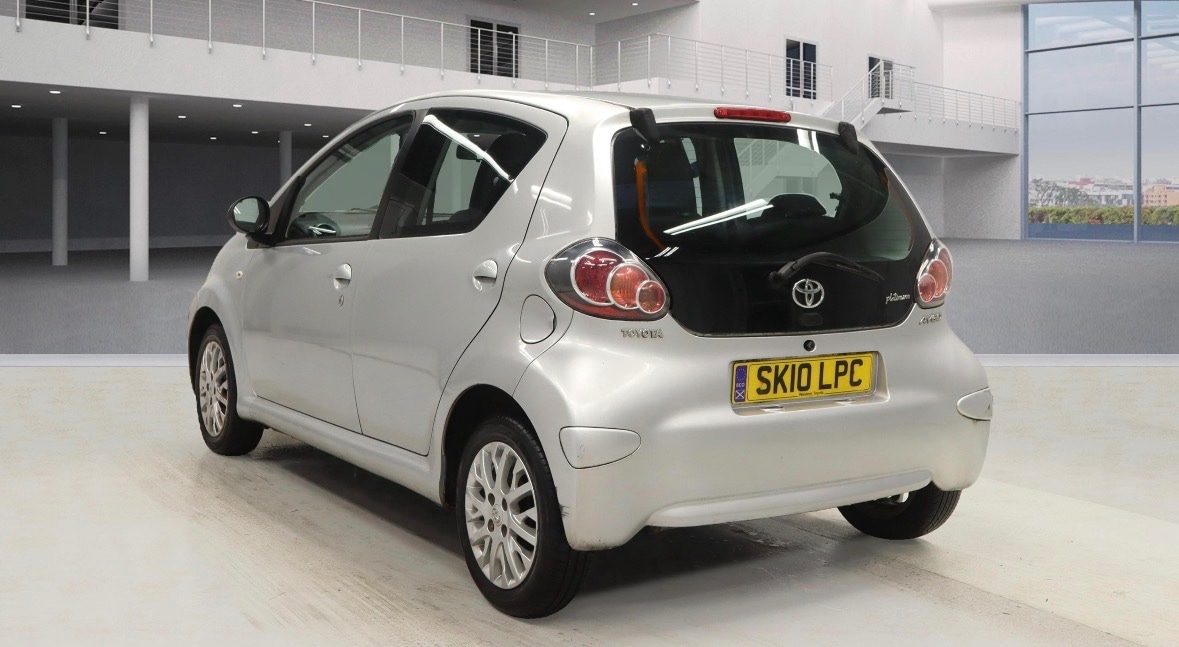 Used Toyota AYGO 2010 for sale - 76376854: Photo 3