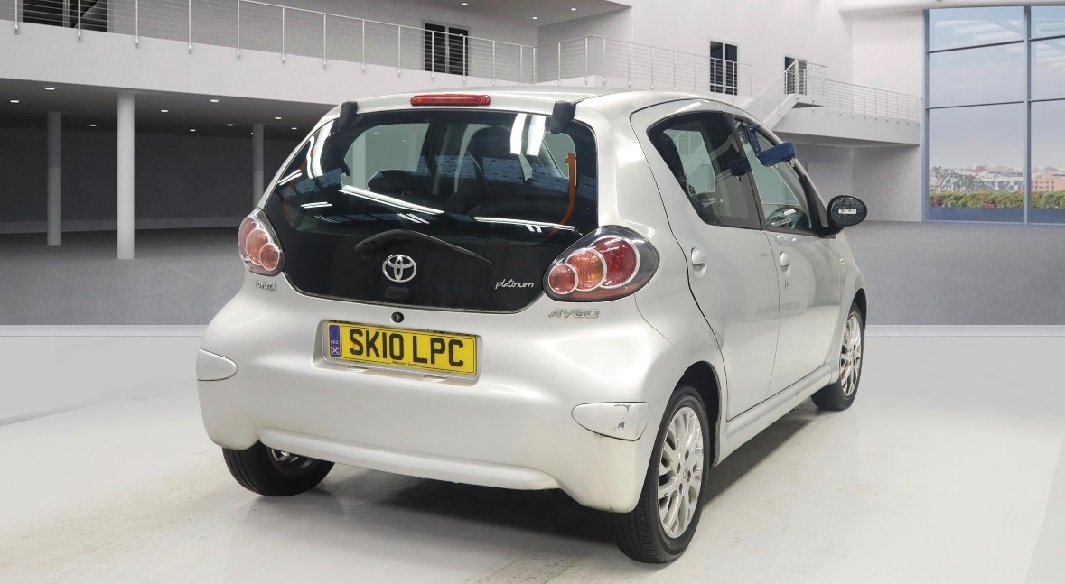 Used Toyota AYGO 2010 for sale - 76376854: Photo 4