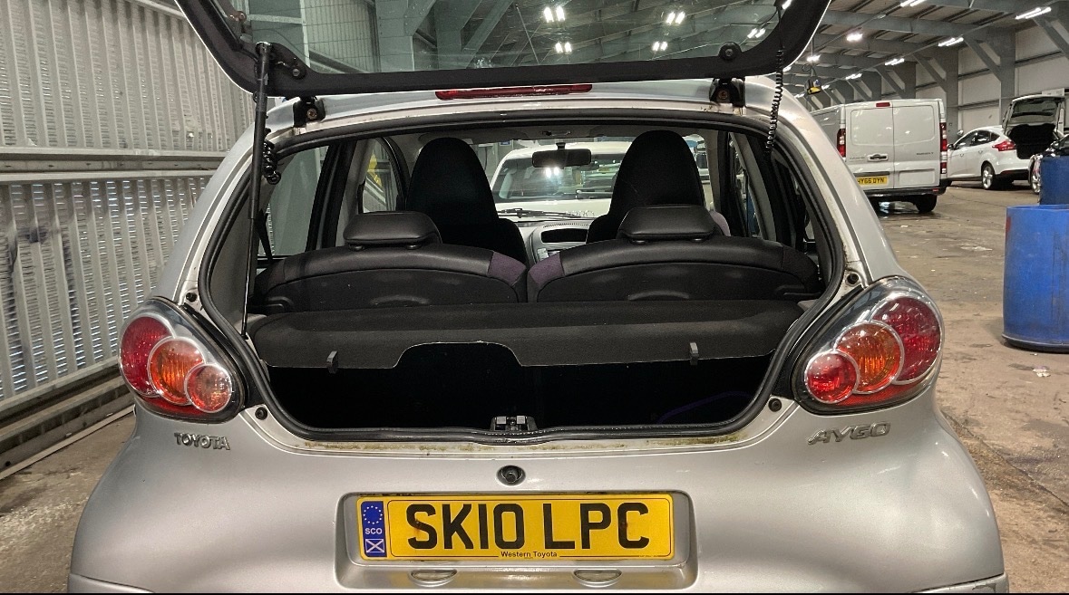 Used Toyota AYGO 2010 for sale - 76376854: Photo 7