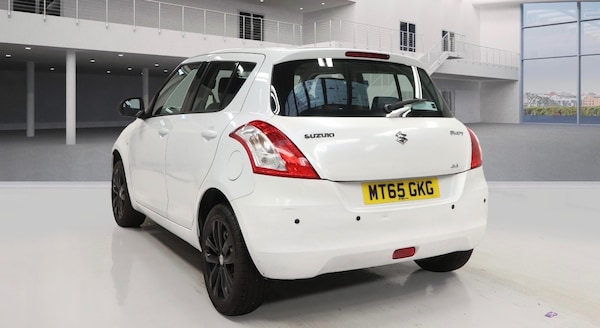 Used Suzuki Swift 2015 for sale - 76305738: Photo 3