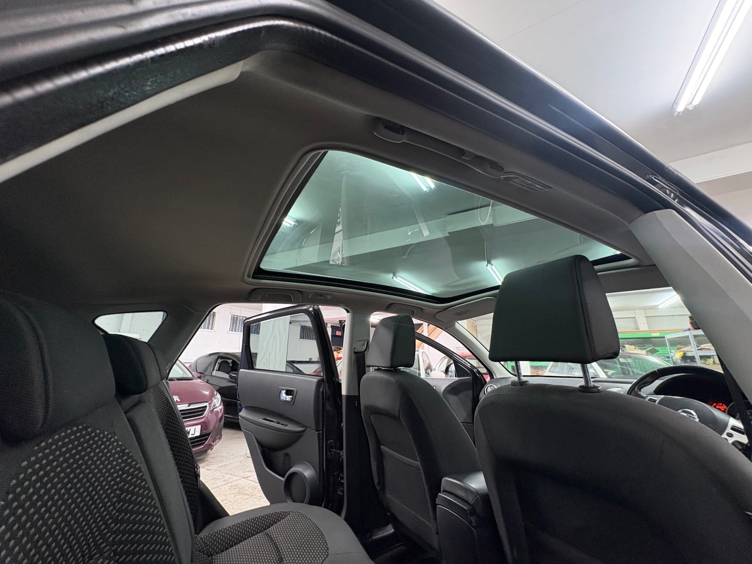 Used Nissan Qashqai 2009 for sale - 77342930: Photo 17