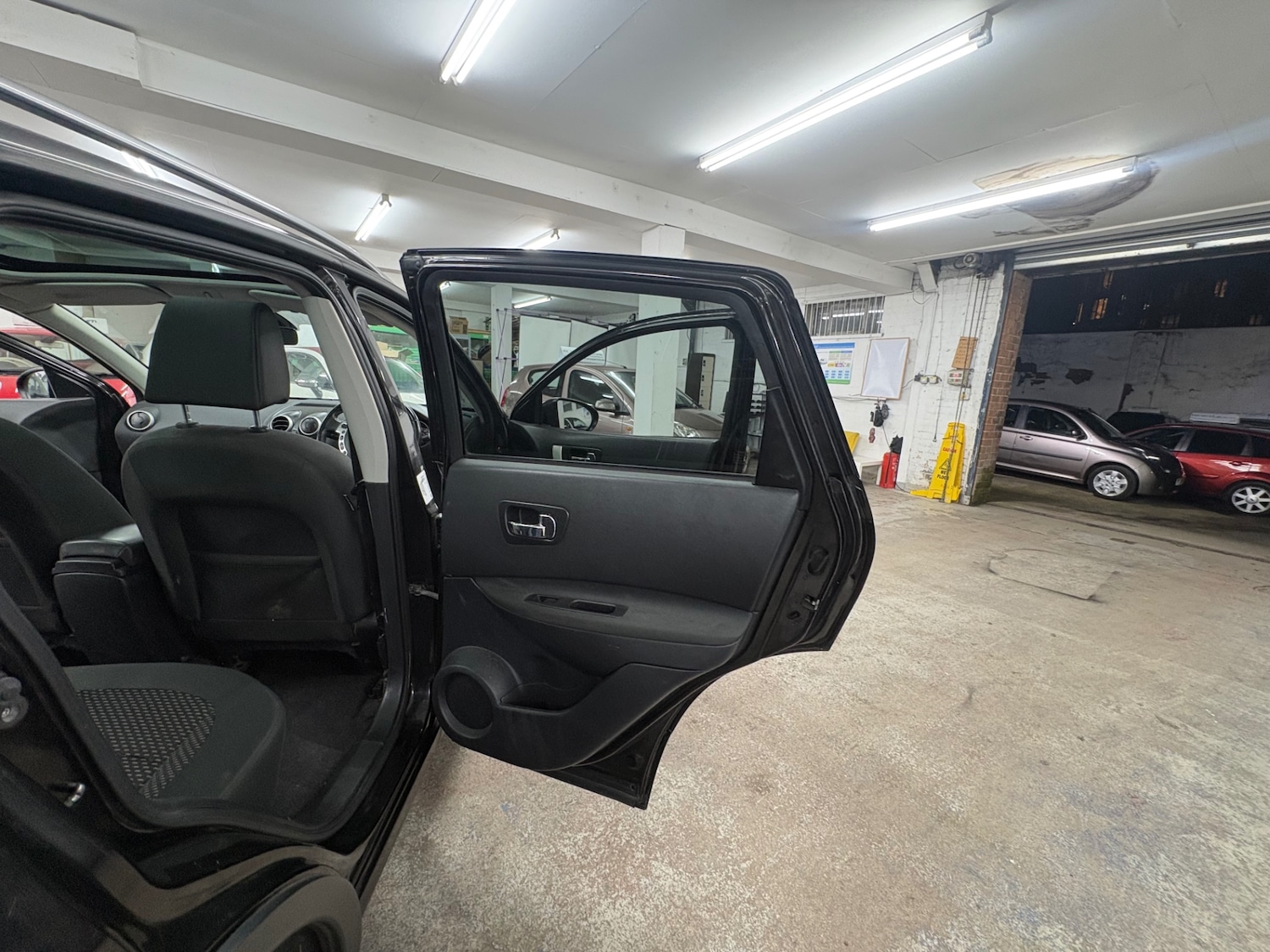 Used Nissan Qashqai 2009 for sale - 77342930: Photo 19