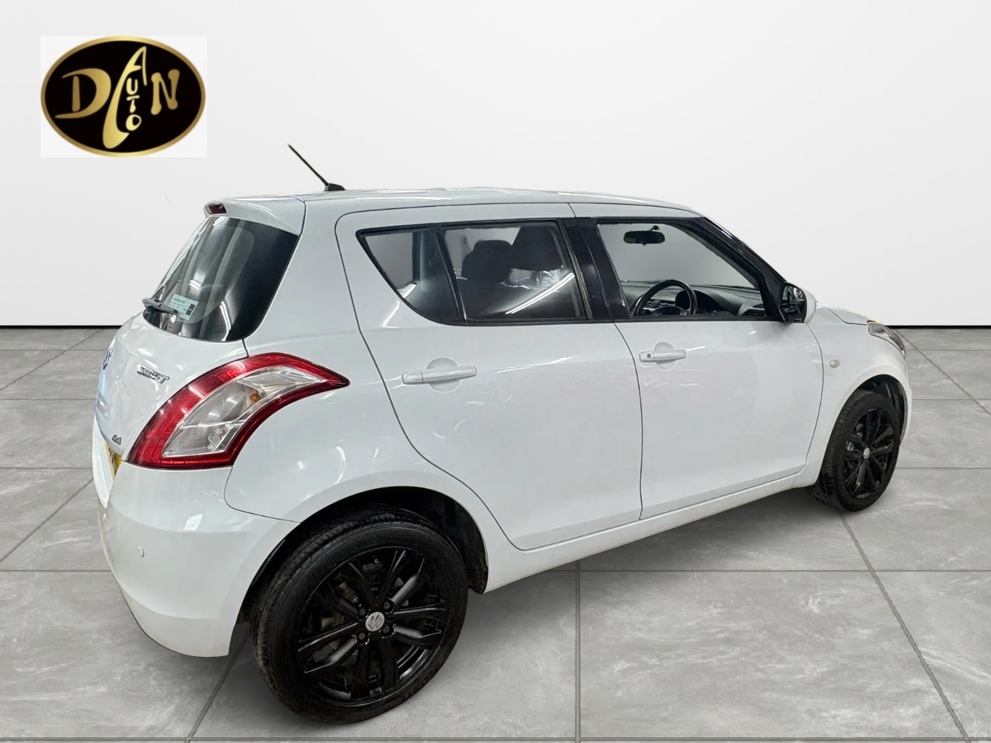 Used Suzuki Swift 2015 for sale - 76669449: Photo 5