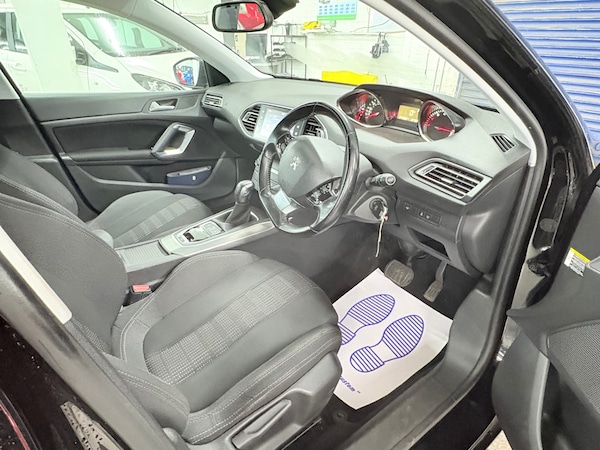 Used Peugeot 308 2017 for sale - 76164777: Photo 13