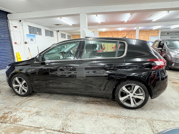 Used Peugeot 308 2017 for sale - 76164777: Photo 8