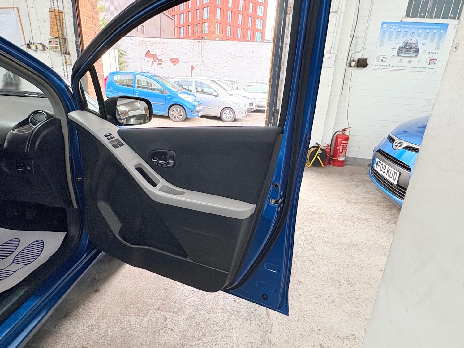 Used Toyota Yaris 2010 for sale - 76670816: Photo 13