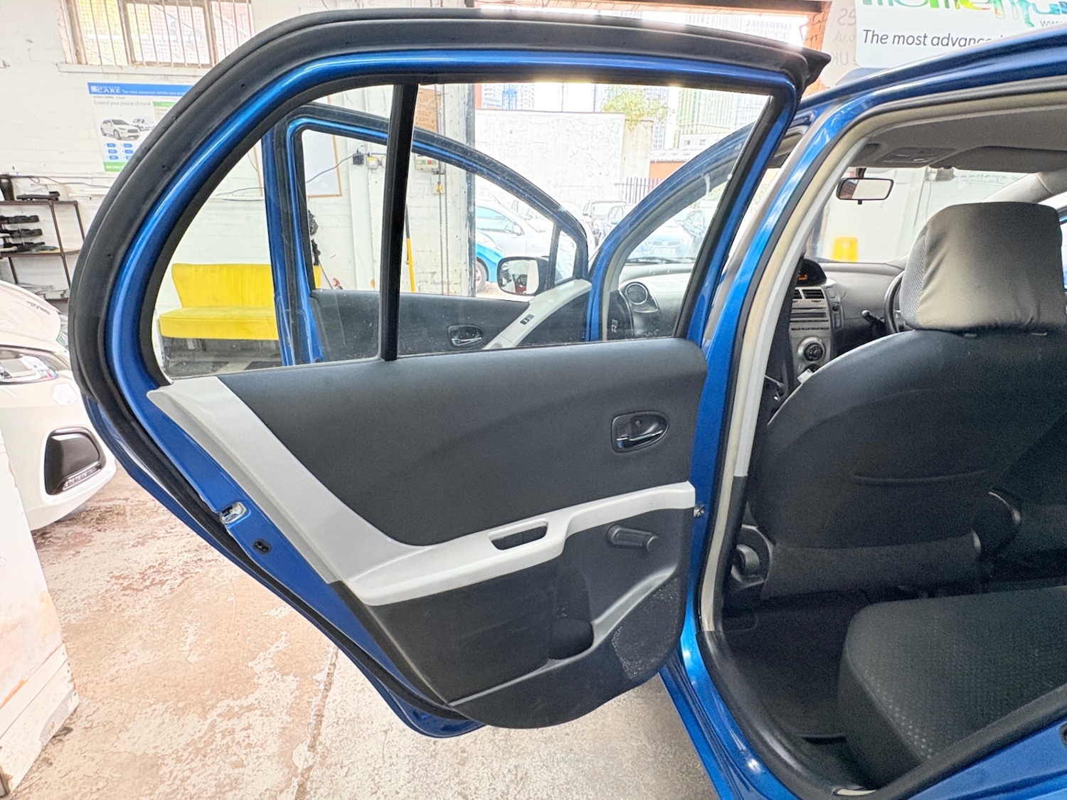 Used Toyota Yaris 2010 for sale - 76670816: Photo 16