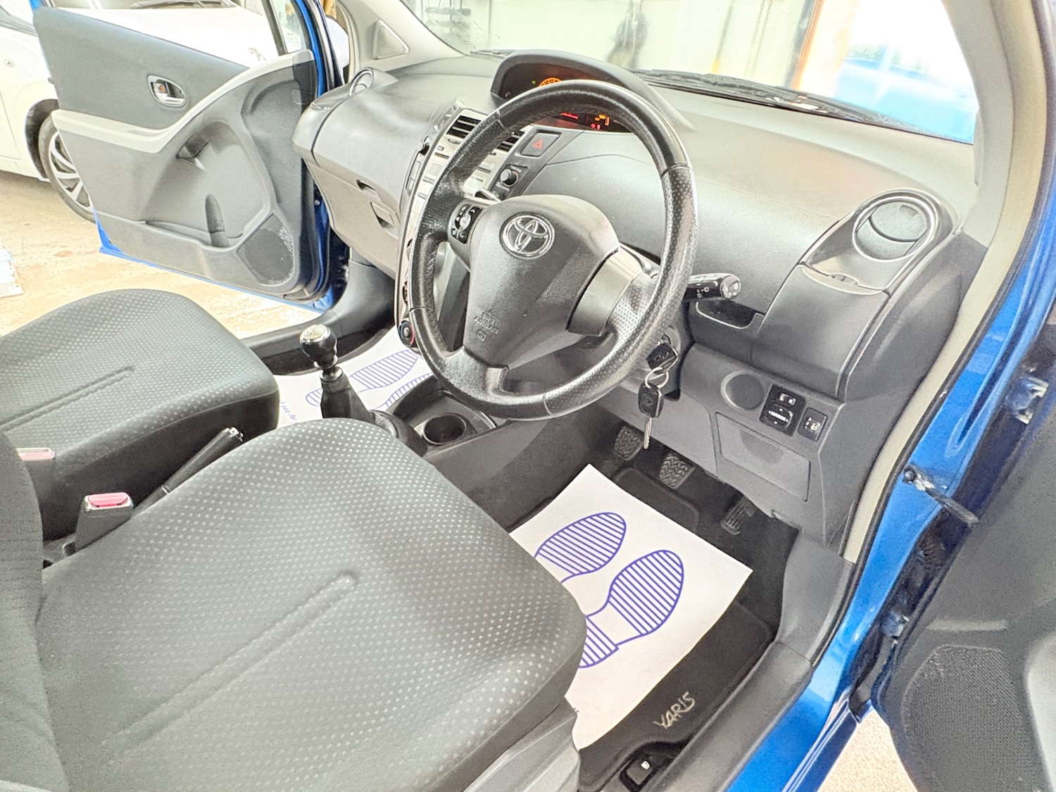 Used Toyota Yaris 2010 for sale - 76670816: Photo 8