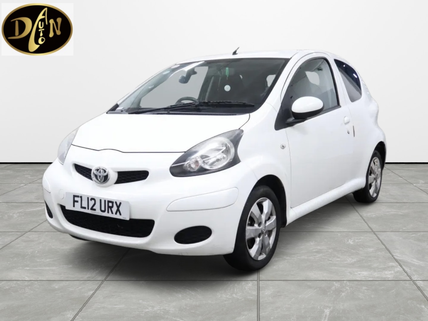 Used Toyota AYGO 2012 for sale - 77438748: Photo 2