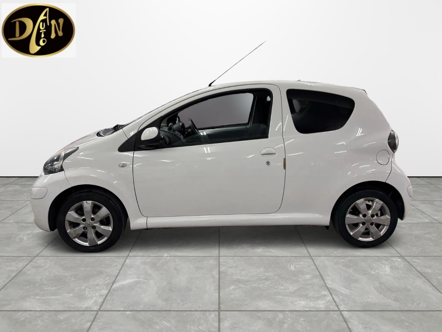 Used Toyota AYGO 2012 for sale - 77438748: Photo 3