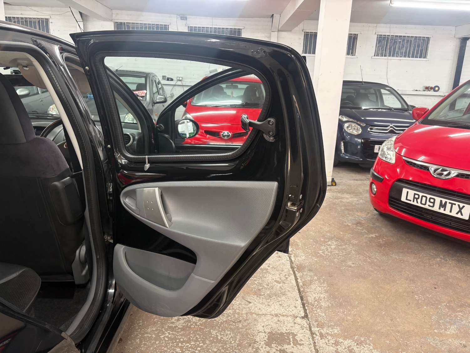 Used Toyota AYGO 2009 for sale - 77731039: Photo 17