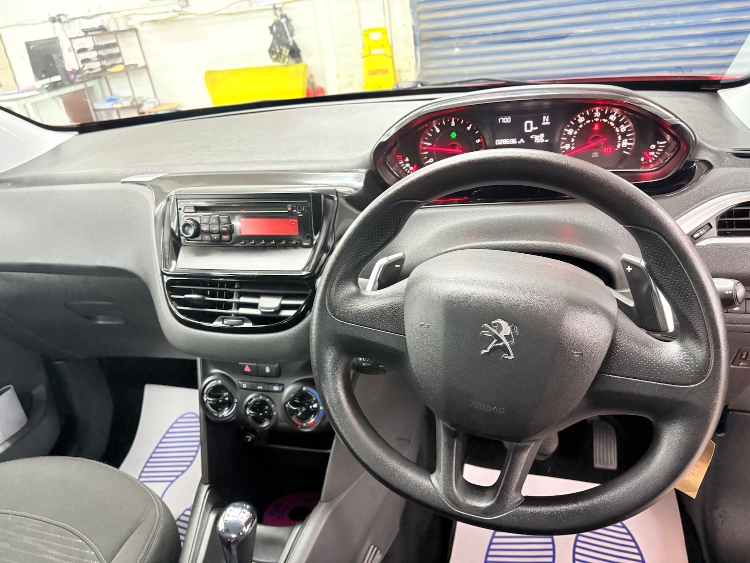 Used Peugeot 208 2012 for sale - 76670696: Photo 10