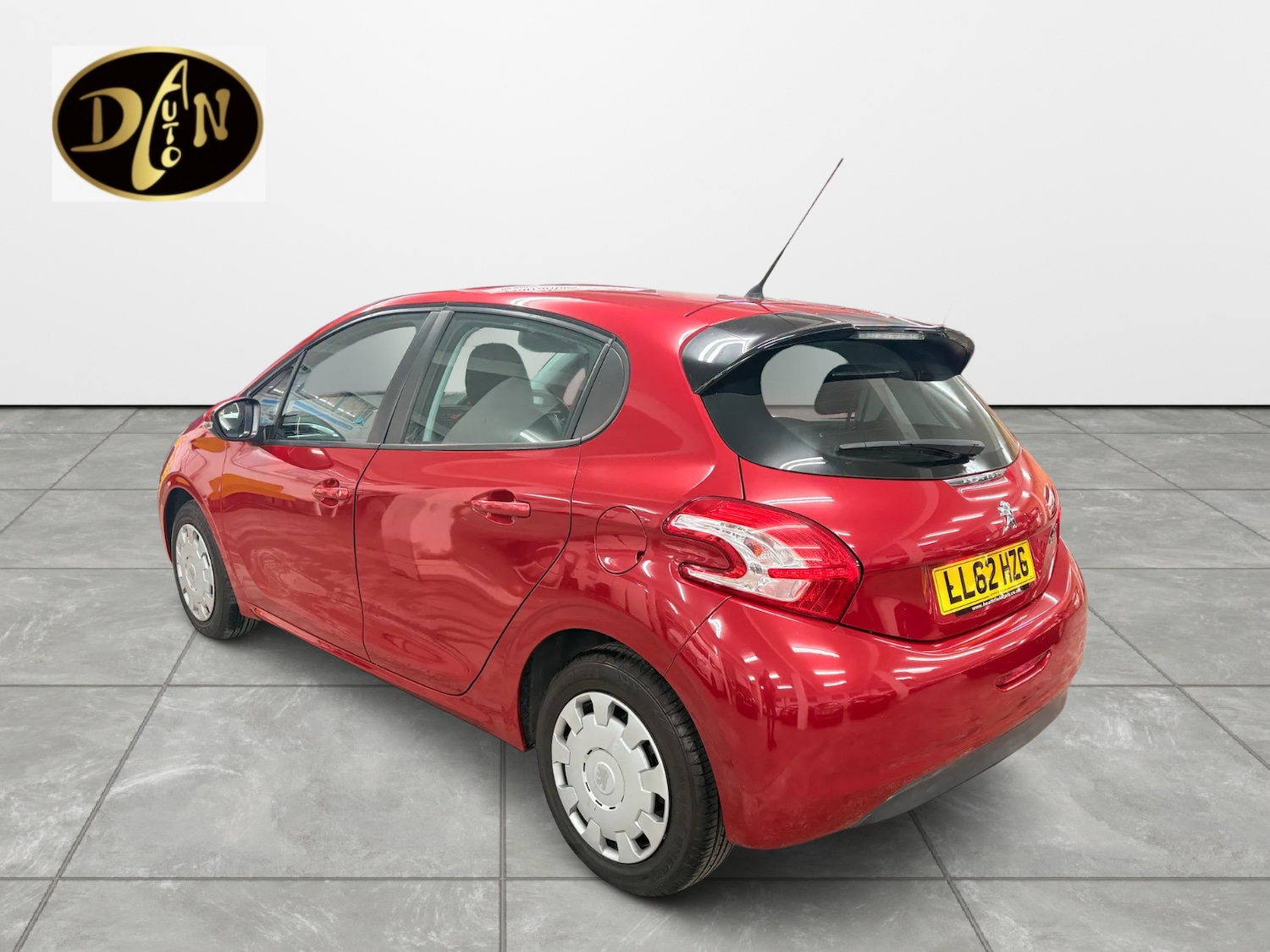 Used Peugeot 208 2012 for sale - 76670696: Photo 3