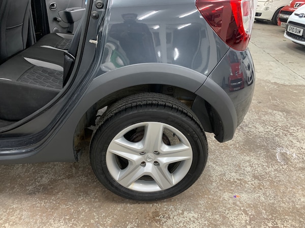 Used Dacia Sandero Stepway 2016 for sale - 76134632: Photo 25