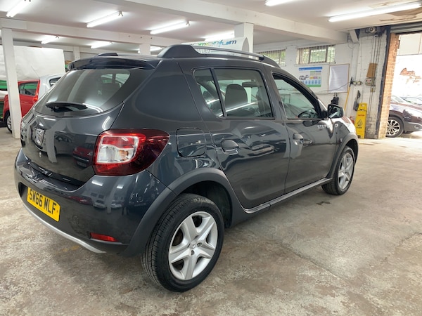 Used Dacia Sandero Stepway 2016 for sale - 76134632: Photo 4