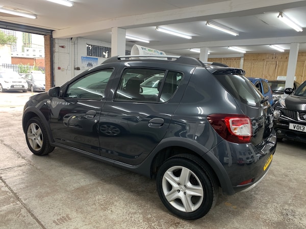 Used Dacia Sandero Stepway 2016 for sale - 76134632: Photo 9