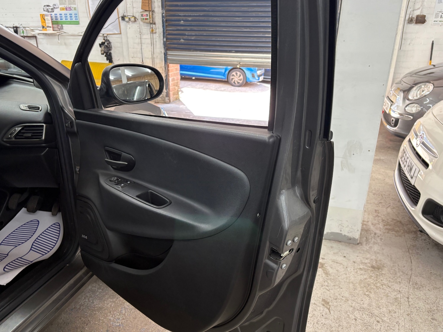 Used Chrysler Ypsilon 2013 for sale - 76107522: Photo 18