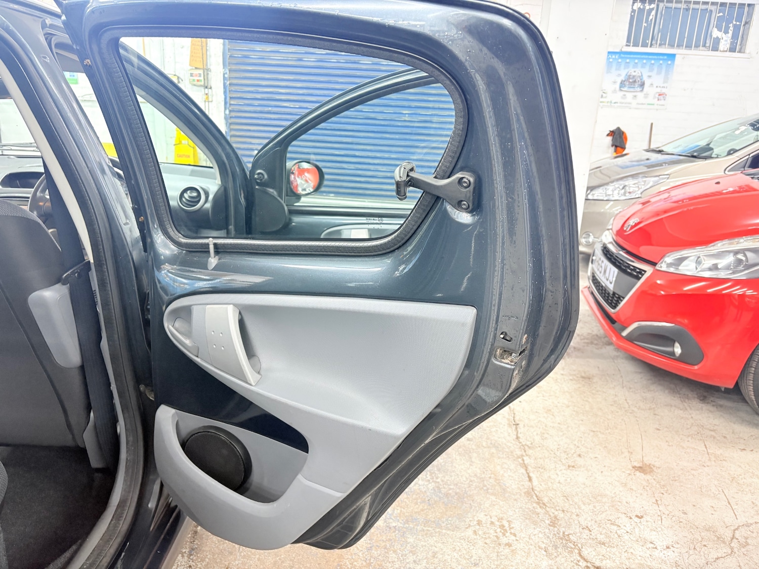 Used Toyota AYGO 2009 for sale - 77237163: Photo 15