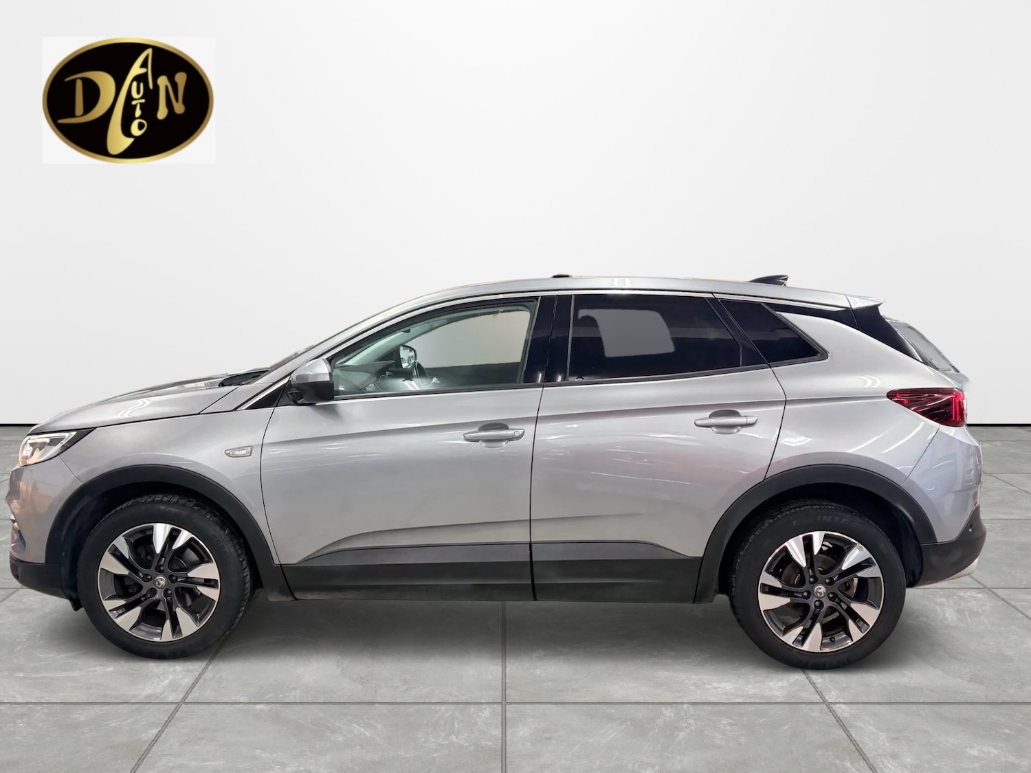 Used Vauxhall Grandland X 2018 for sale - 76669447: Photo 2