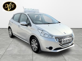 Used Peugeot 208 2013 for sale - 79424443: Photo