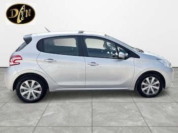 Used Peugeot 208 2013 for sale - 79424443: Photo