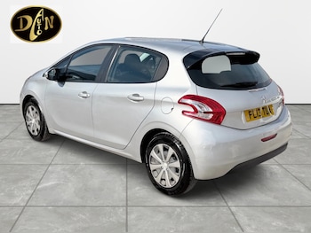 Used Peugeot 208 2013 for sale - 79424443: Photo