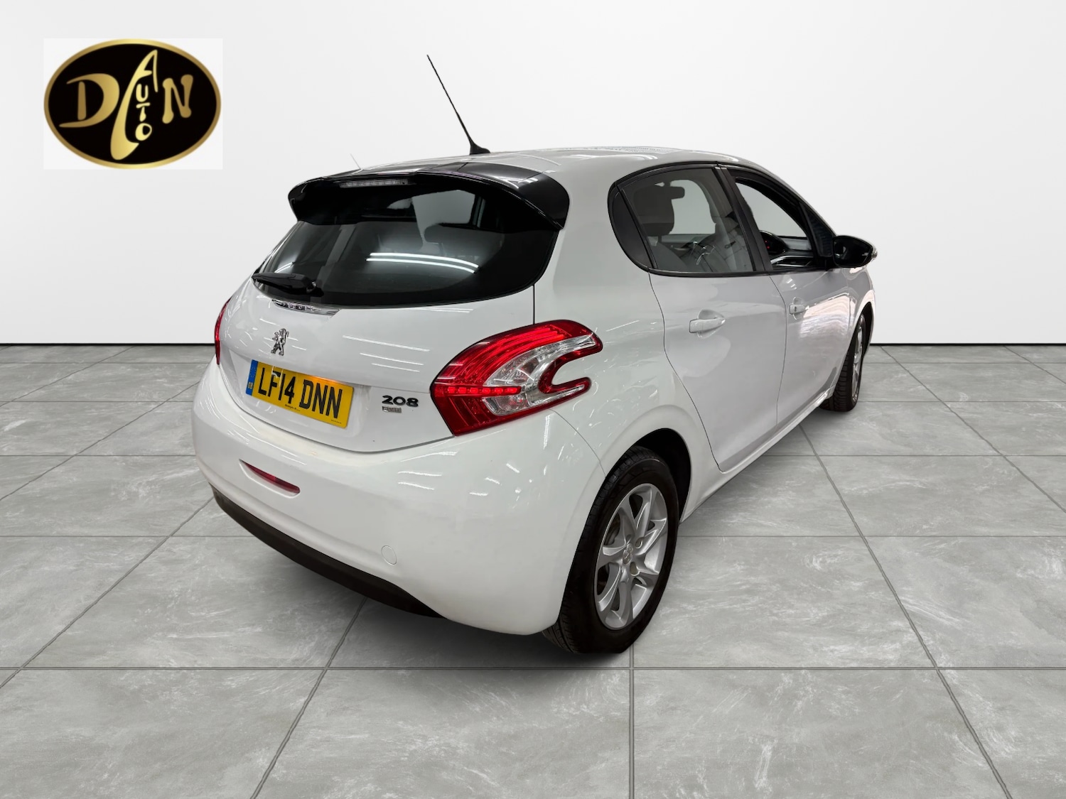 Used Peugeot 208 2014 for sale - 77166079: Photo 5