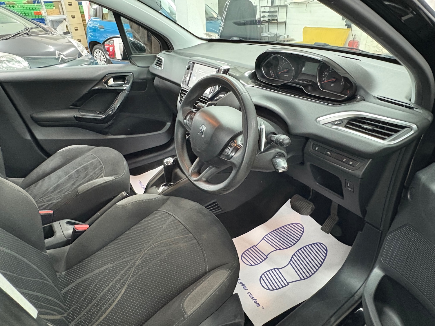 Used Peugeot 208 2014 for sale - 76741490: Photo 10