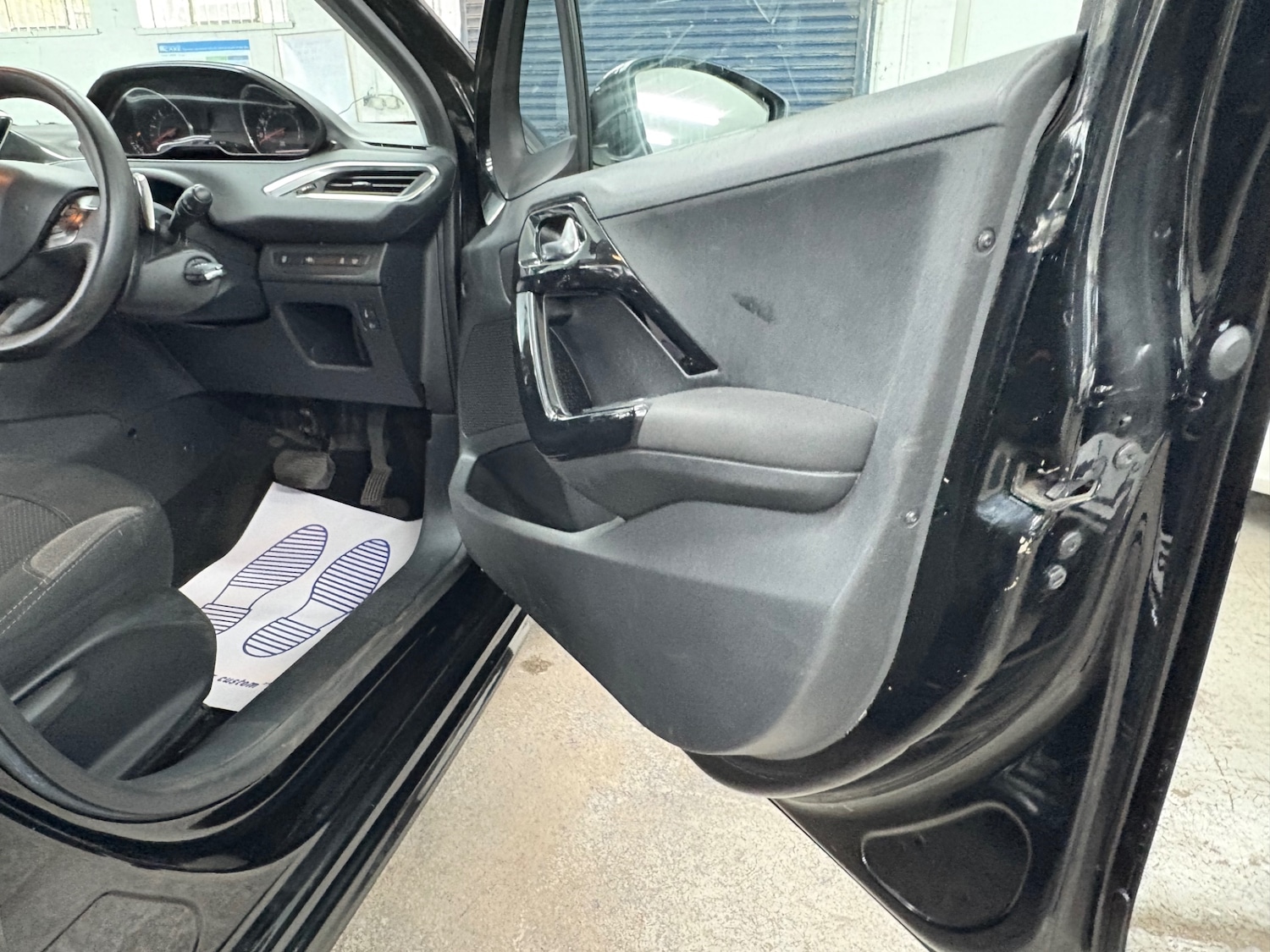 Used Peugeot 208 2014 for sale - 76741490: Photo 15