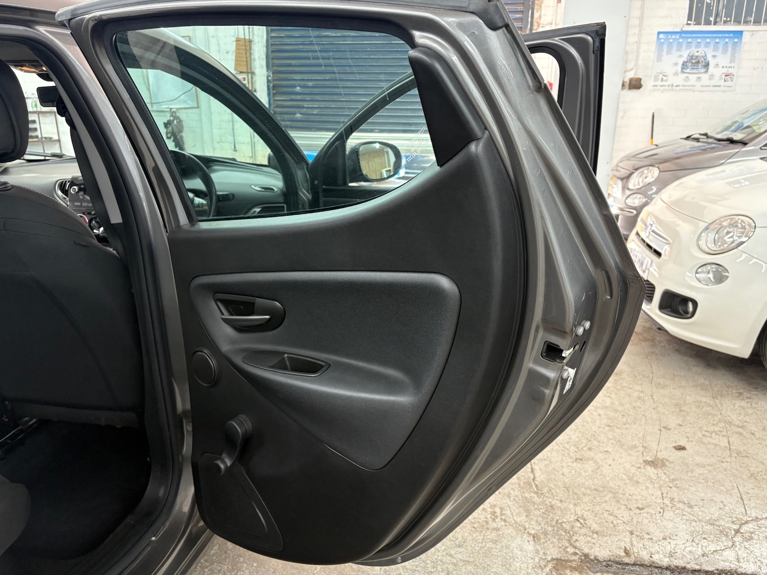 Used Chrysler Ypsilon 2013 for sale - 76758064: Photo 14