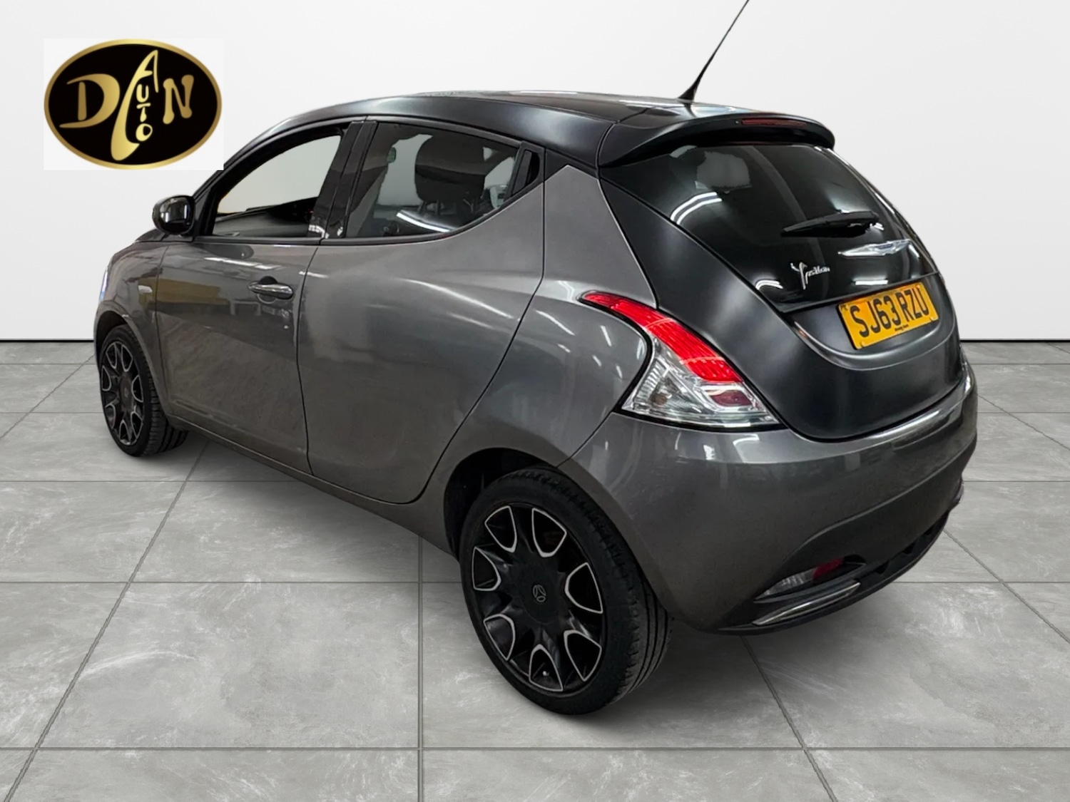 Used Chrysler Ypsilon 2013 for sale - 76758064: Photo 3