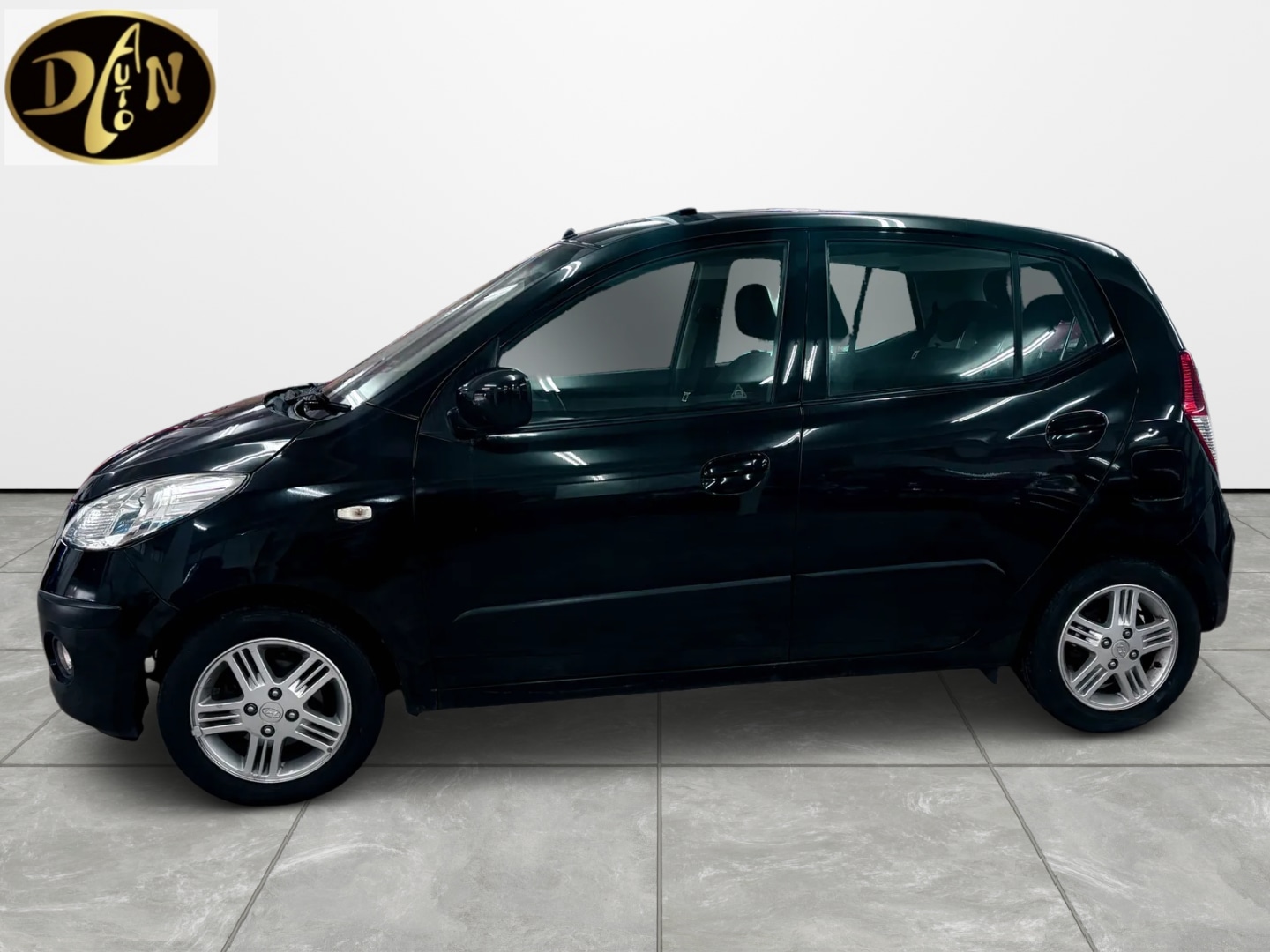 Used Hyundai i10 2010 for sale - 77622952: Photo 3