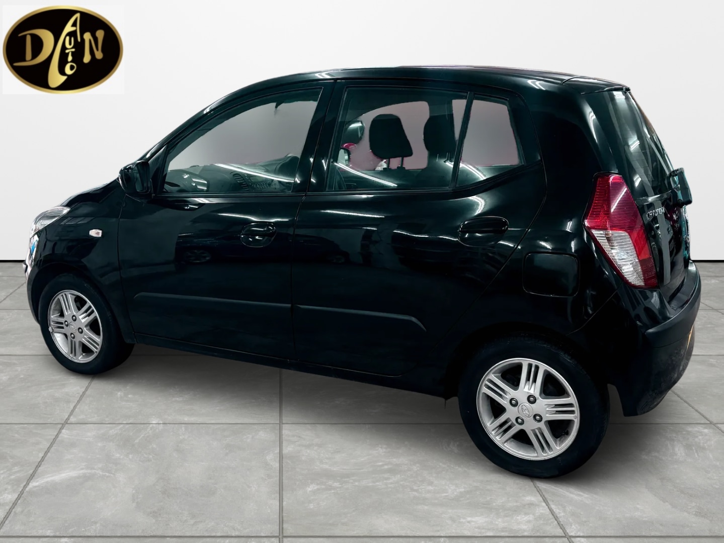 Used Hyundai i10 2010 for sale - 77622952: Photo 4