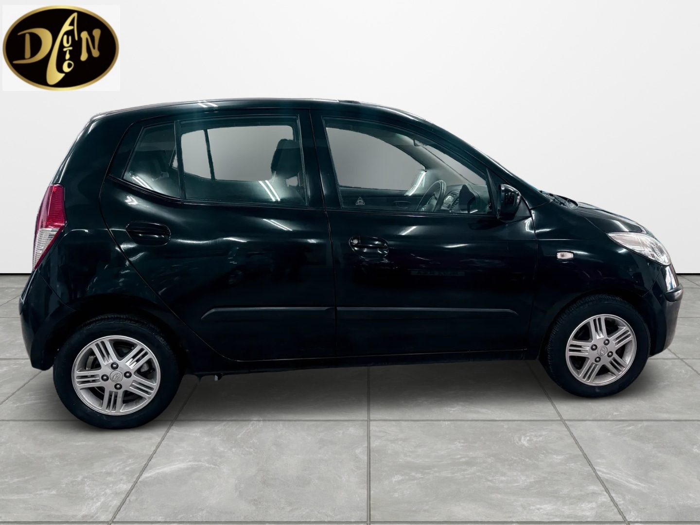 Used Hyundai i10 2010 for sale - 77622952: Photo 8