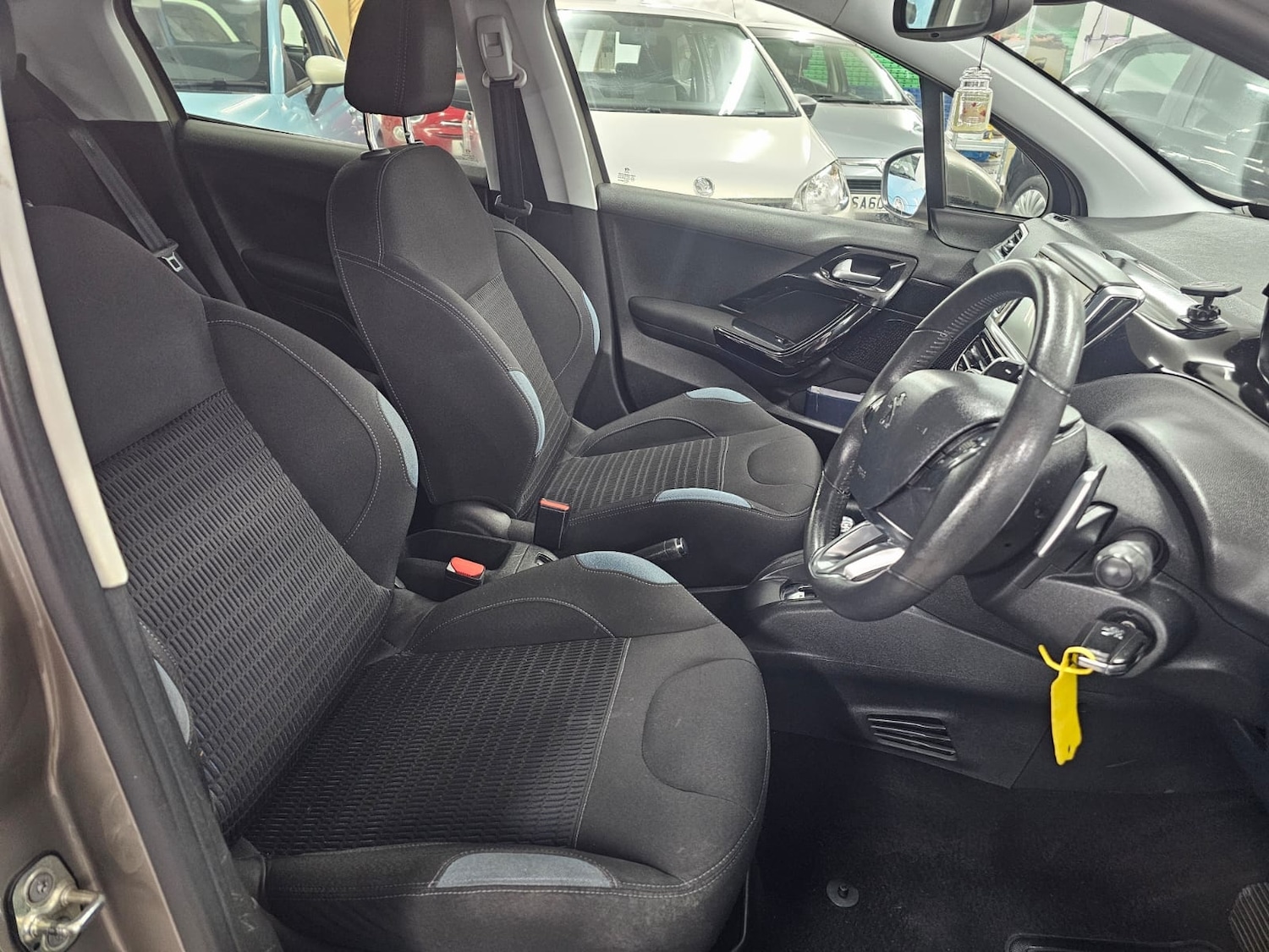 Used Peugeot 208 2014 for sale - 76431146: Photo 11